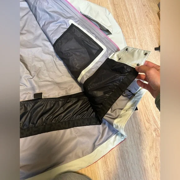 Adidas Terrex women’s Gore Tex ski and snowboard shell jacket size Large - Picture 7 of 11